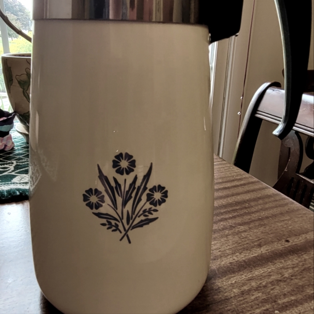 Corningware 9 cup percolator.